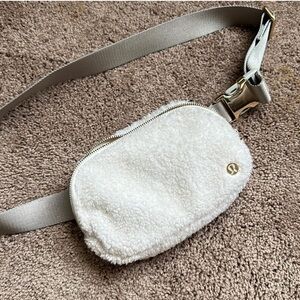 Lululemon Sherpa Belt Bag